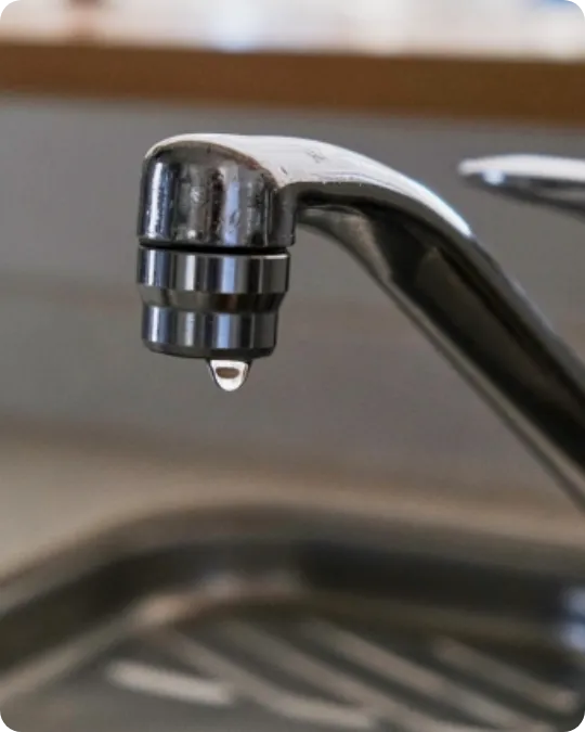 配管の老朽化による水漏れ